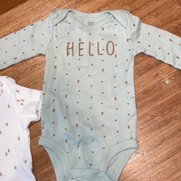 Unisex baby onesies - Picture 2 of 3